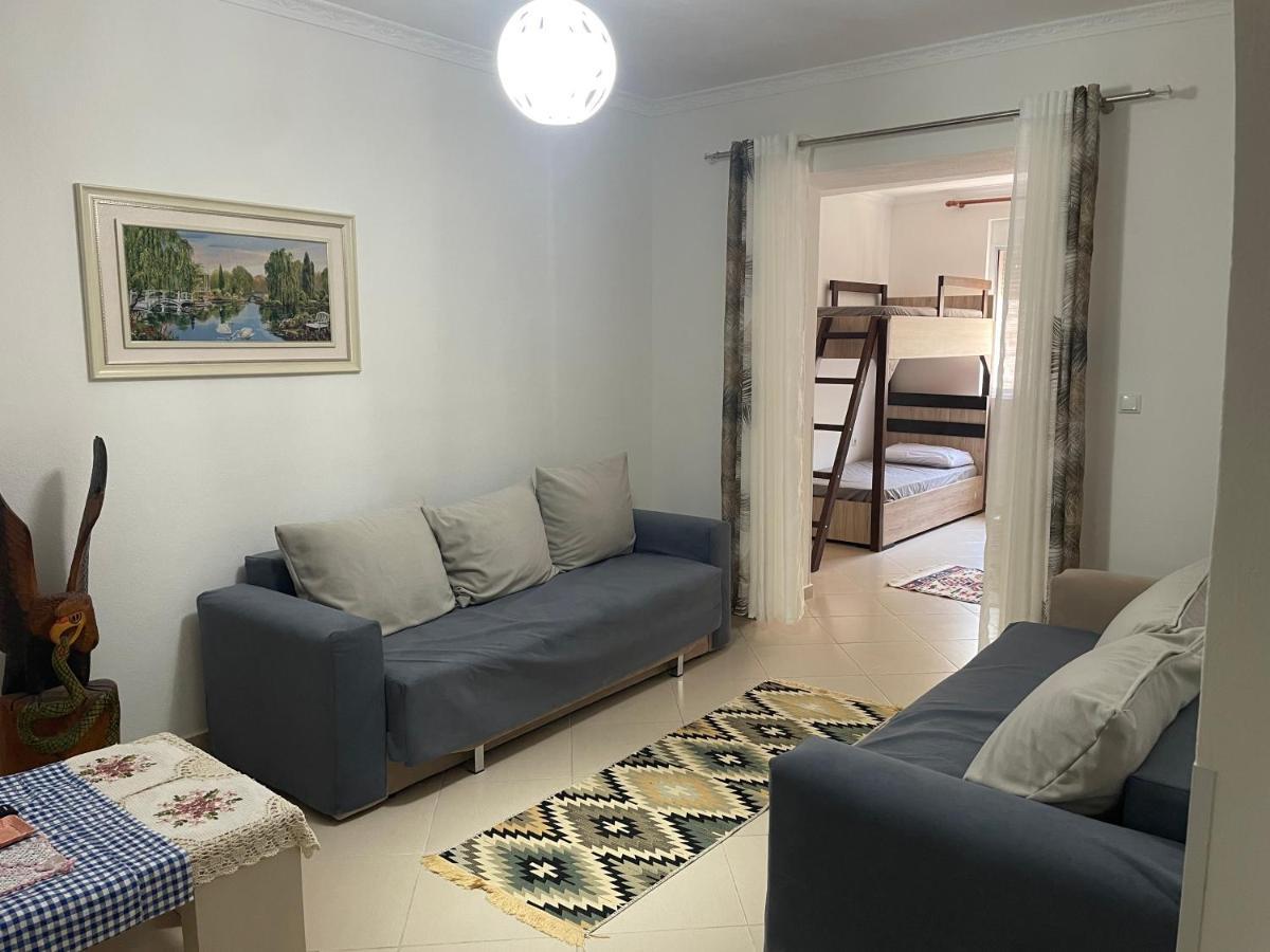 Guest House Taverna Laberia 3 Gjirokaster Ngoại thất bức ảnh