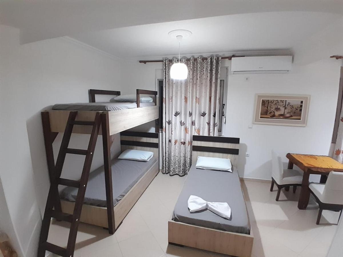 Guest House Taverna Laberia 3 Gjirokaster Ngoại thất bức ảnh