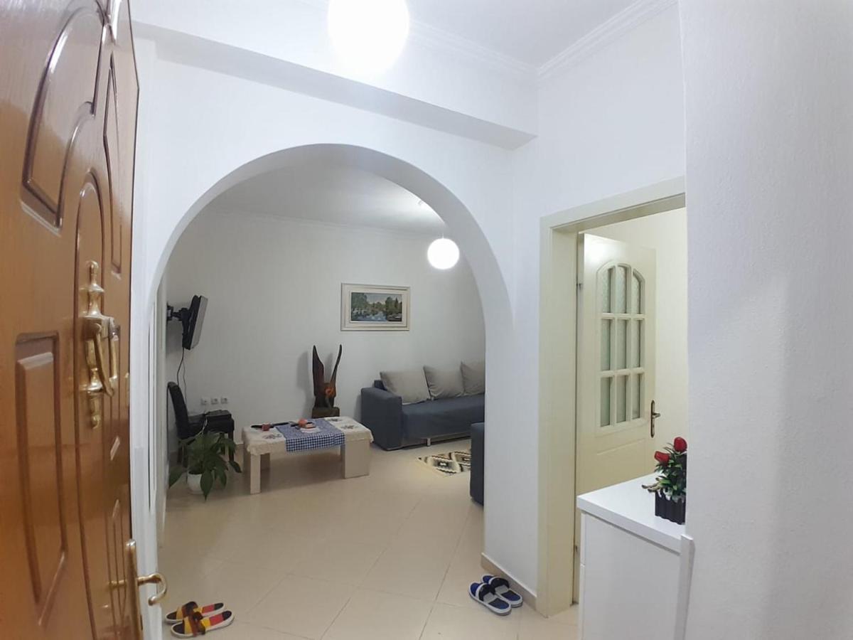 Guest House Taverna Laberia 3 Gjirokaster Ngoại thất bức ảnh